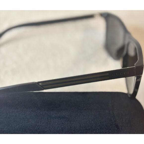 Brand New Gucci Sunglasses - GG0687S 002 Size 57-17-145 - Picture 4 of 7
